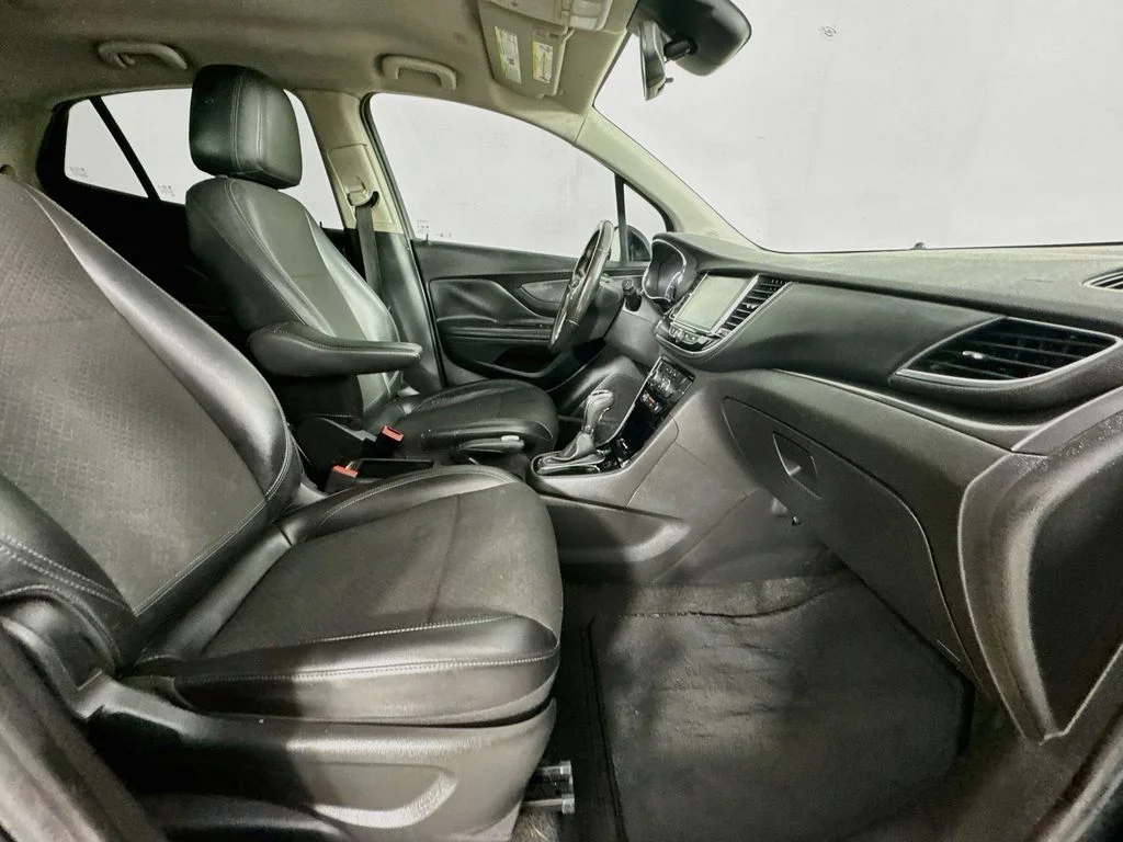 Used 2018 Ebony Twilight Metallic Buick Preferred image 29