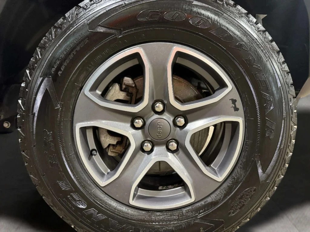 Used 2021 Sting-Gray Clearcoat Jeep Unlimited Sport S image 30