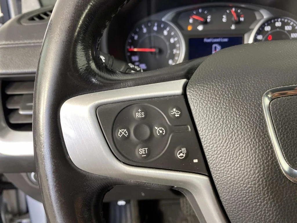Used 2022 Silver GMC SLT image 16