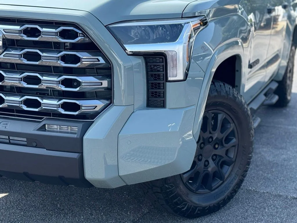 New 2026 Lunar Rock Toyota SR5 image 5
