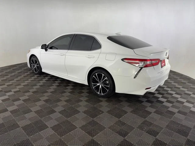 Used 2020 White Toyota SE image 5