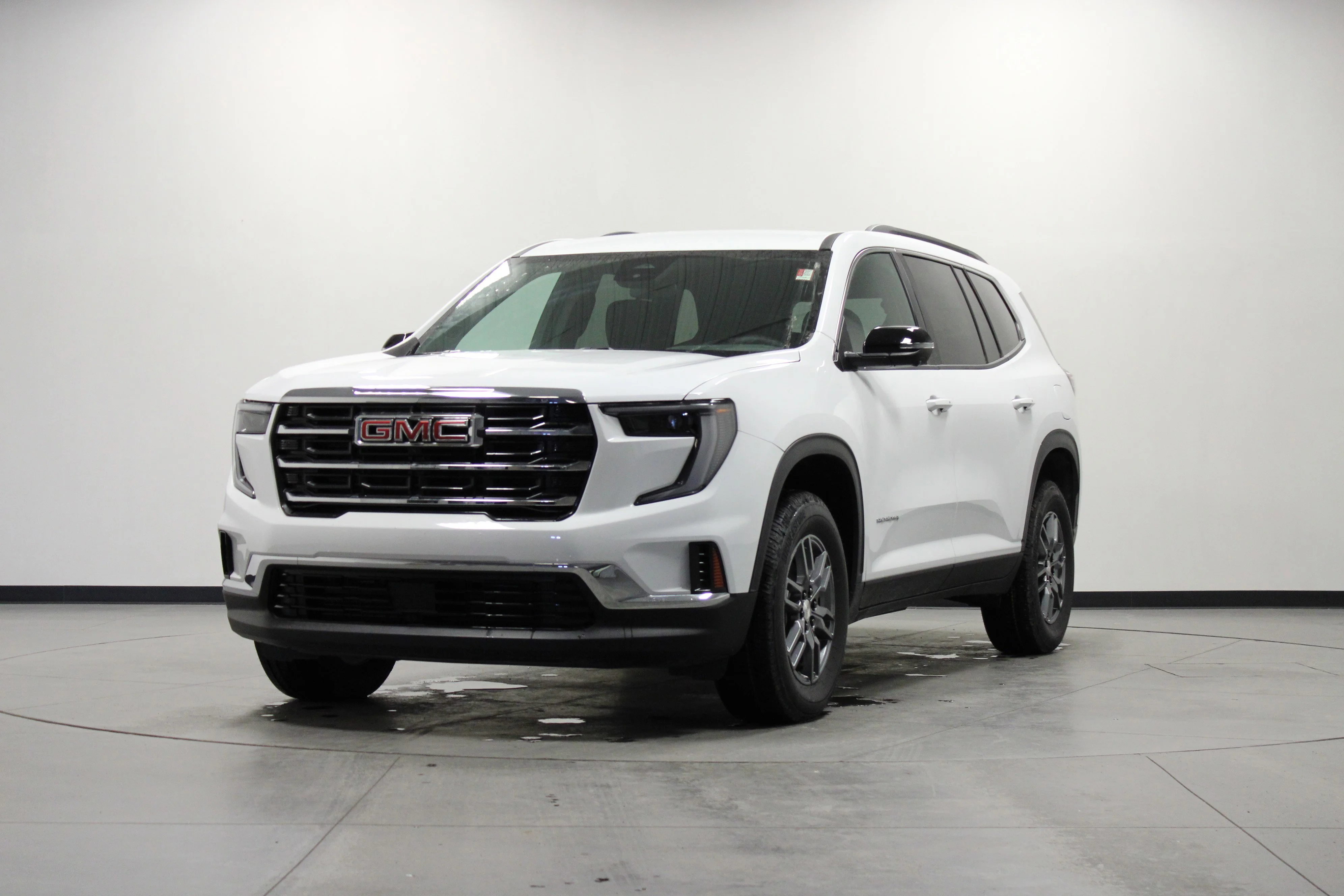 New 2025 Summit White GMC Elevation image 8