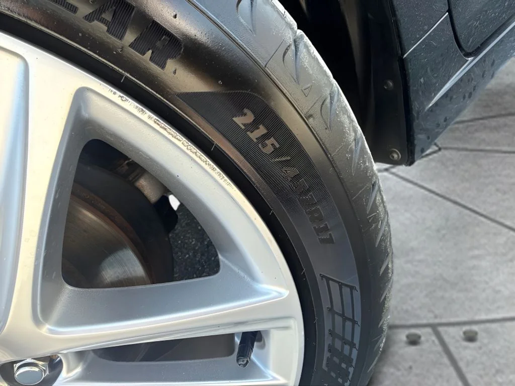 Used 2015 Black Lexus 200h image 33