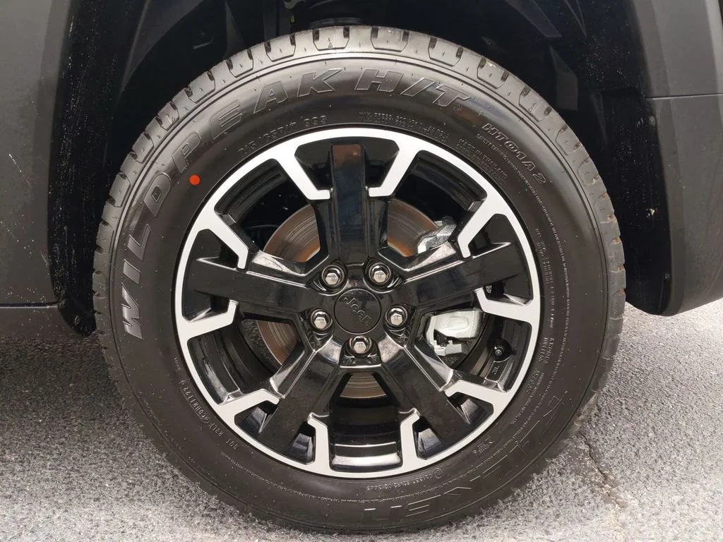 Used 2023 Black Jeep Trailhawk image 13