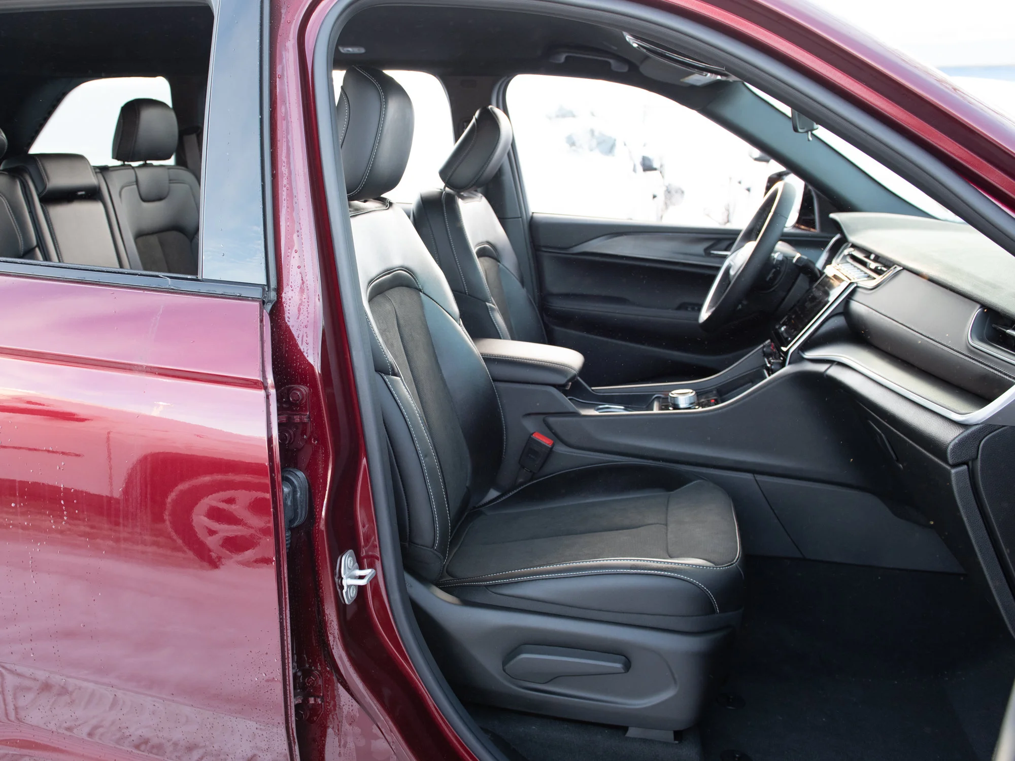 New 2025 Red Jeep Altitude* 4x4, Heated Leather, Wireless Charging Pad, Remote Start image 26