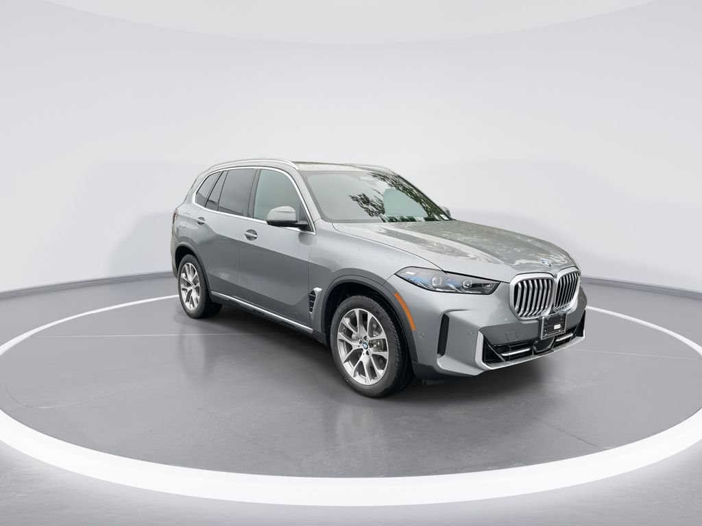 New 2026 Gray Metallic BMW xDrive40i image 2