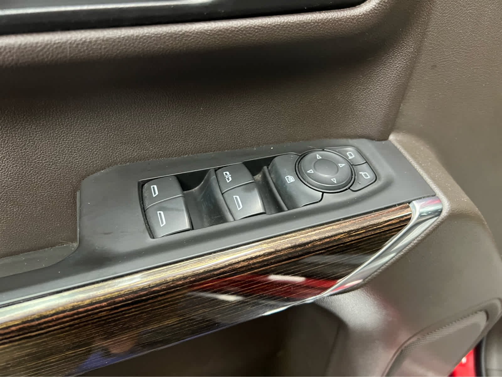 Used 2021 Cayenne Red Tintcoat GMC SLE image 17