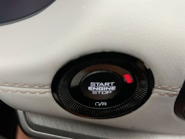 Certified Used 2025 White Jeep Limited 4x4 image 35