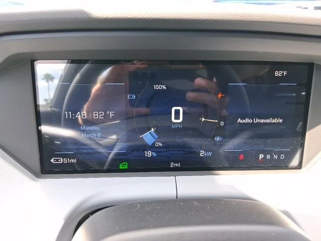 2027 Chevrolet Bolt RS - Photo 7