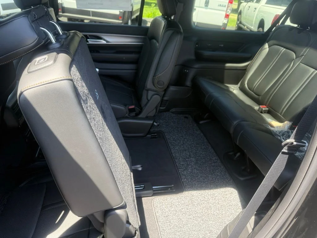 New 2026 Black Jeep  image 37
