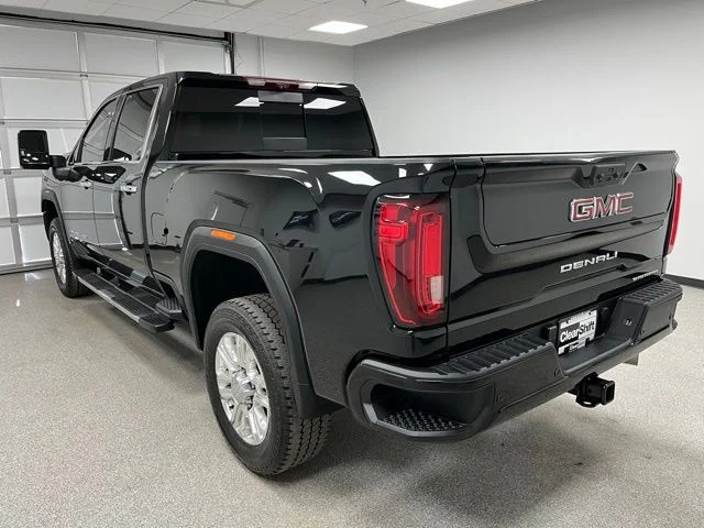 Used 2022 Black GMC Denali image 8