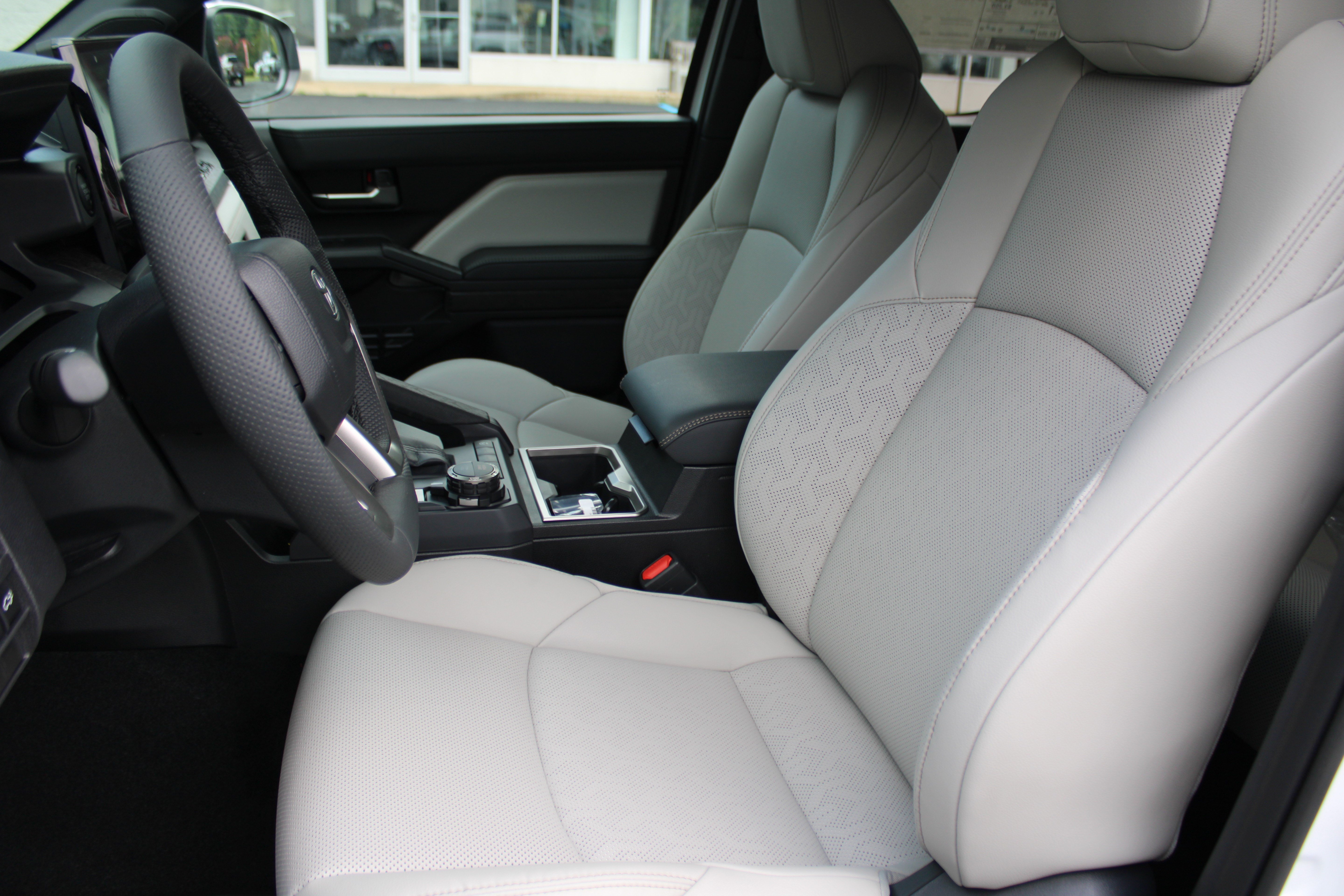 New 2026 Wind Chill Pearl <sup>1</sup> Toyota  Limited image 21