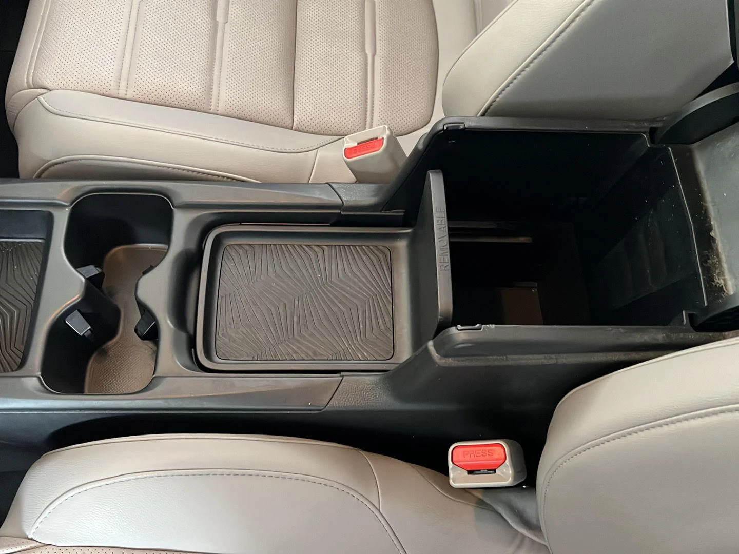 Used 2018 Modern Steel Metallic Honda Touring image 21