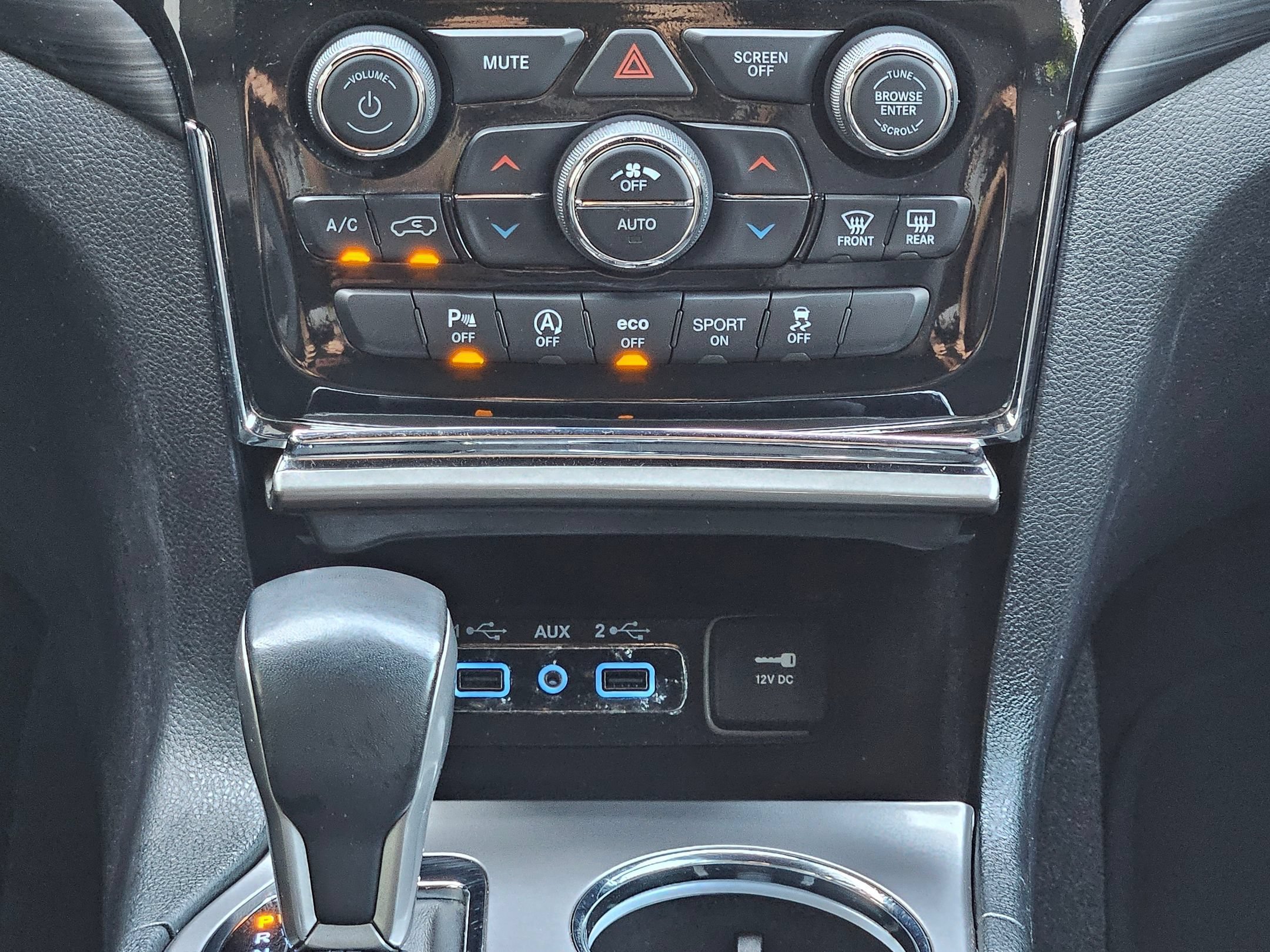Used 2022 Velvet Red Pearlcoat Jeep Laredo X image 13