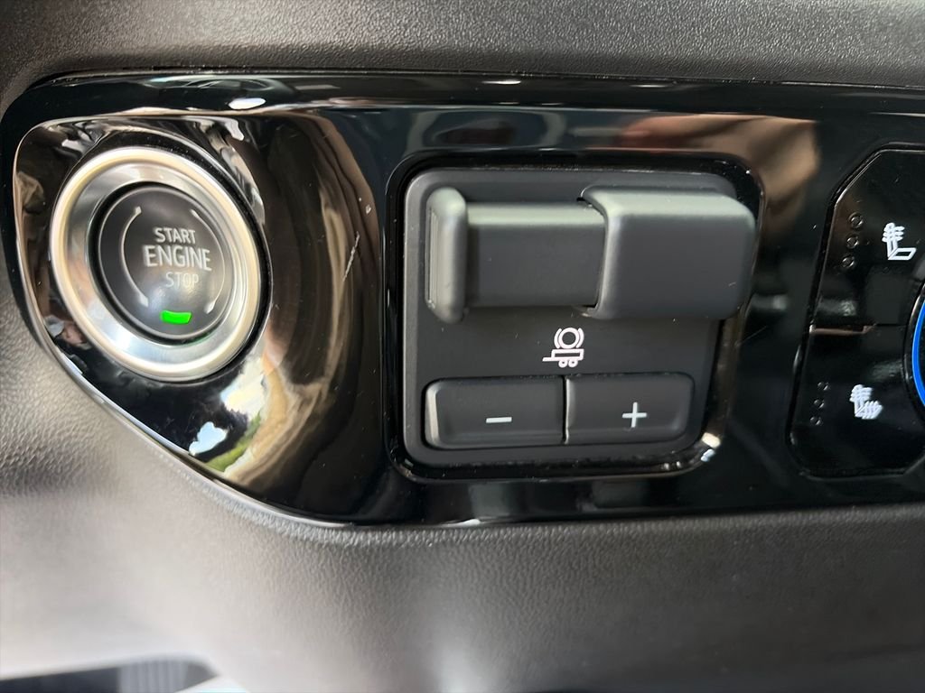 Used 2025 Gray Chevrolet RST image 29