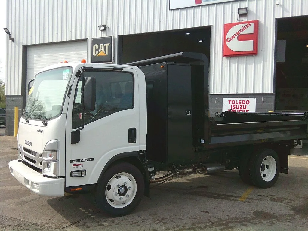 2025 Isuzu NRR's photo