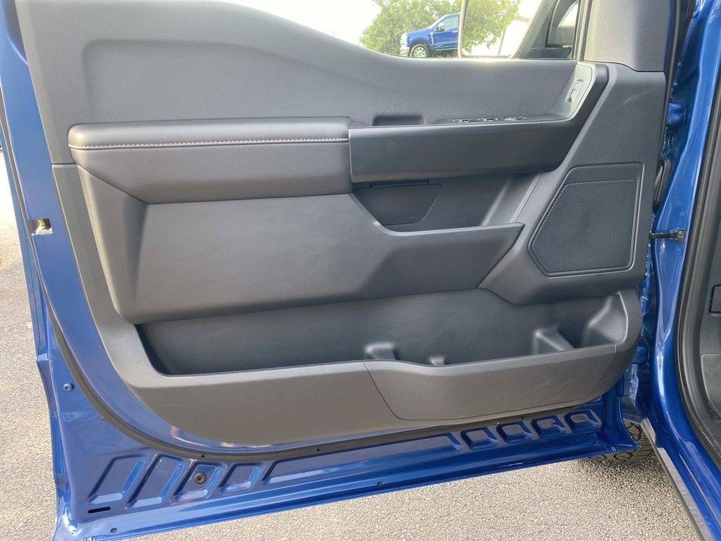Used 2025 Atlas Blue Metallic Ford STX image 16