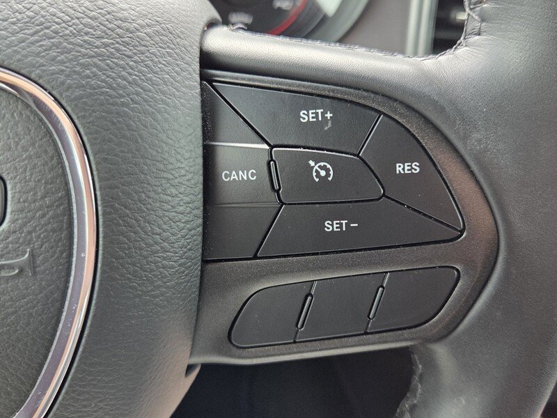 Certified Used 2023 White DODGE SXT RWD image 31