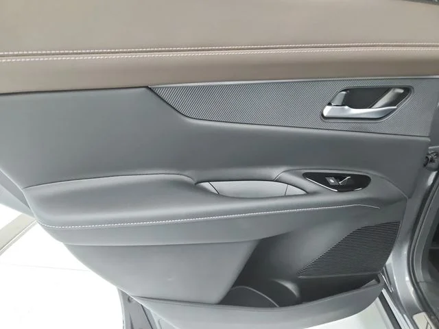 Used 2026 Gray Nissan Platinum image 48