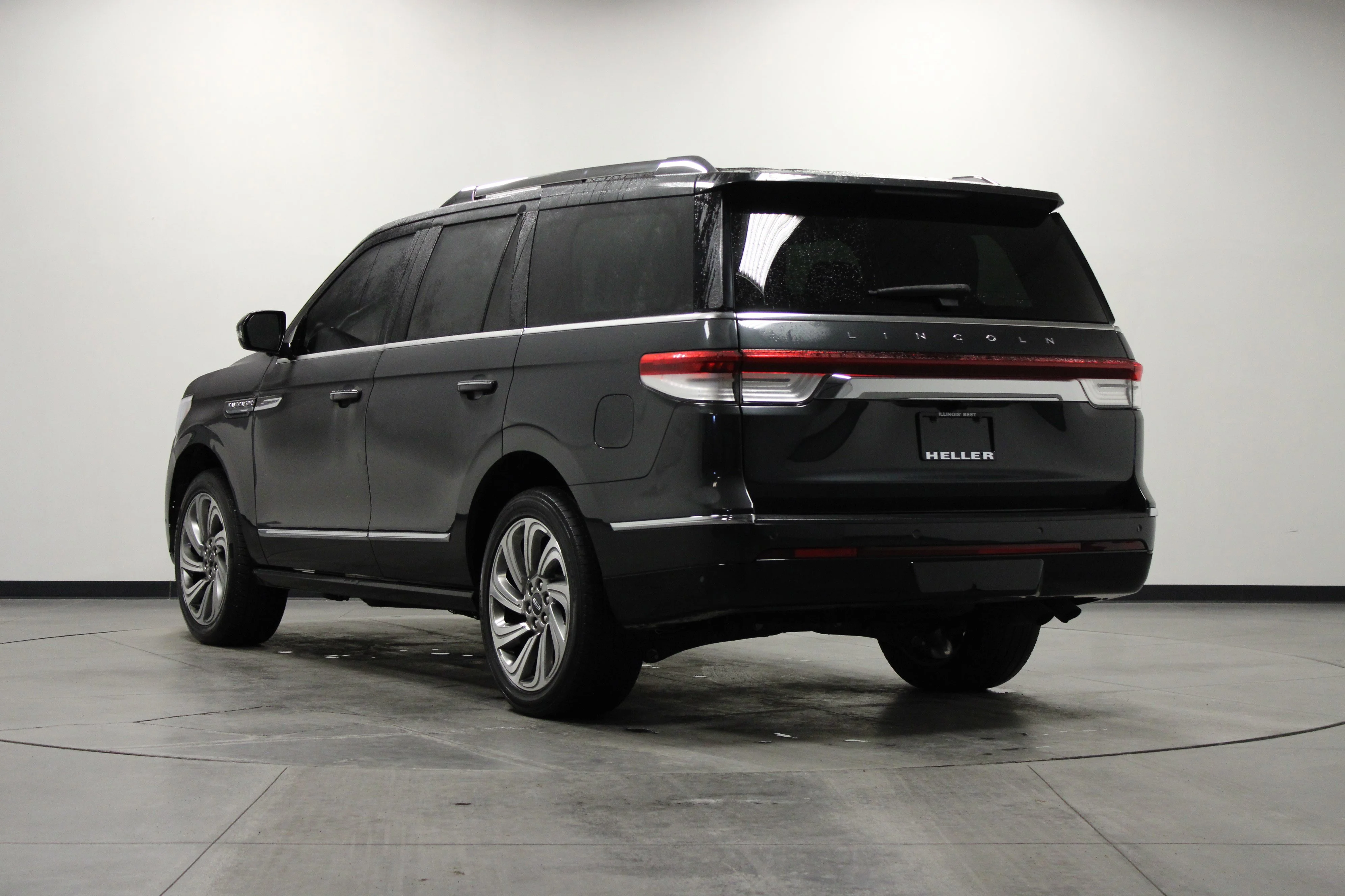 Used 2023 Starlight Gray Premium Colorant Lincoln Reserve image 6
