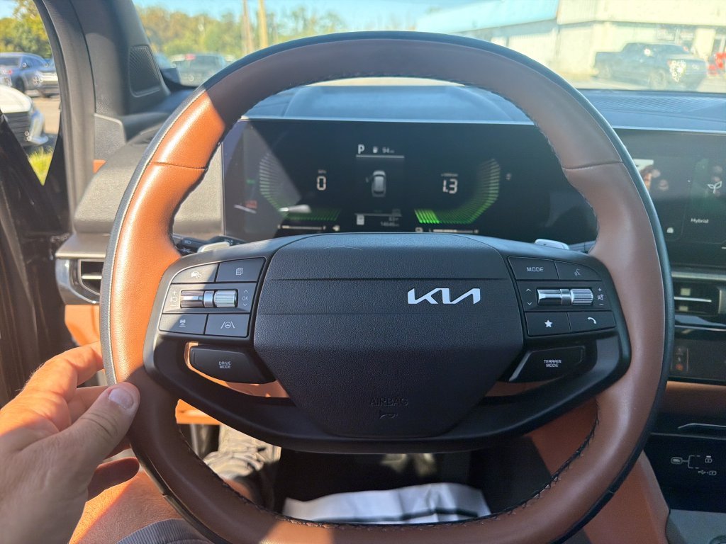 Used 2026 Black Kia X-Line image 17