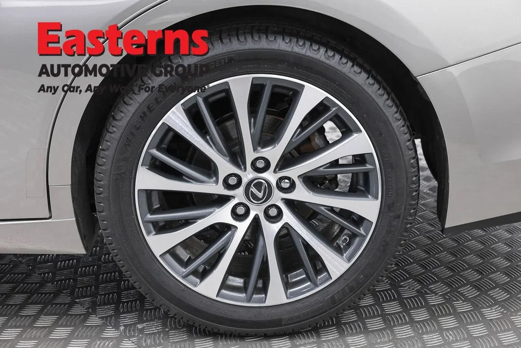 Used 2021 Silver Lexus 350 image 35