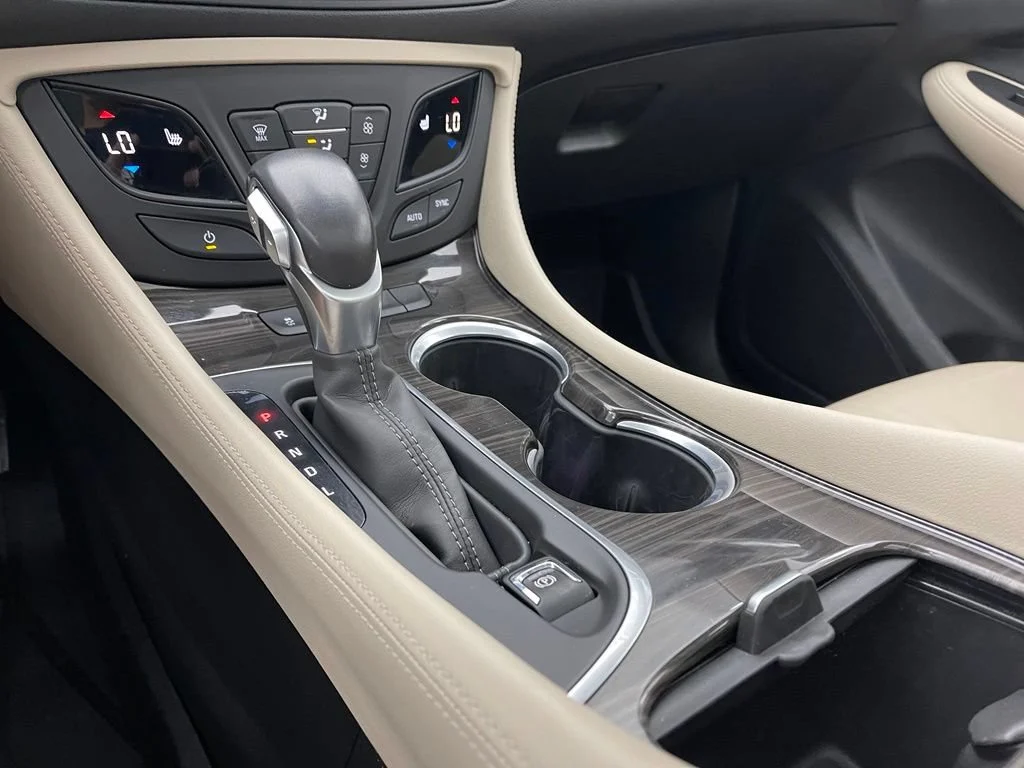 Used 2020 DARK MOON BLUE METALLIC Buick Essence image 25