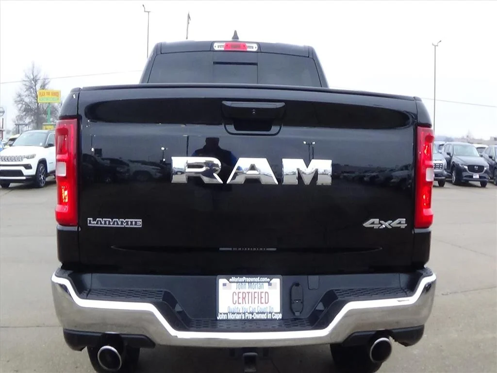 Certified Used 2025 Diamond Black Crystal Pearl Coat (pxj) RAM Laramie image 7