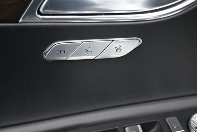 Used 2024 White Genesis 2.5T image 21
