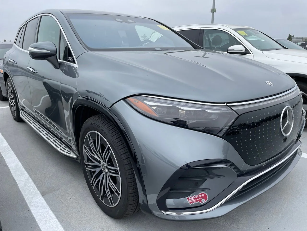 2023 Mercedes-Benz EQS SUV EQS 580 4MATIC's photo