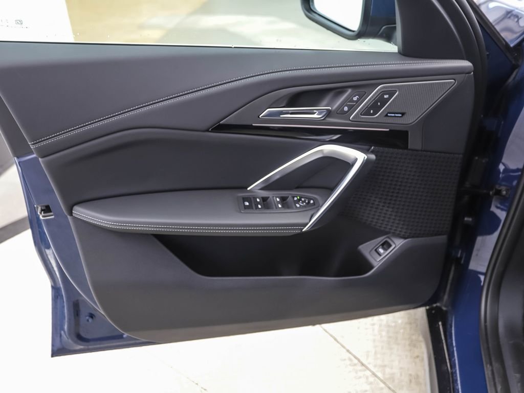 Used 2026 Blue Metallic BMW xDrive28i image 9