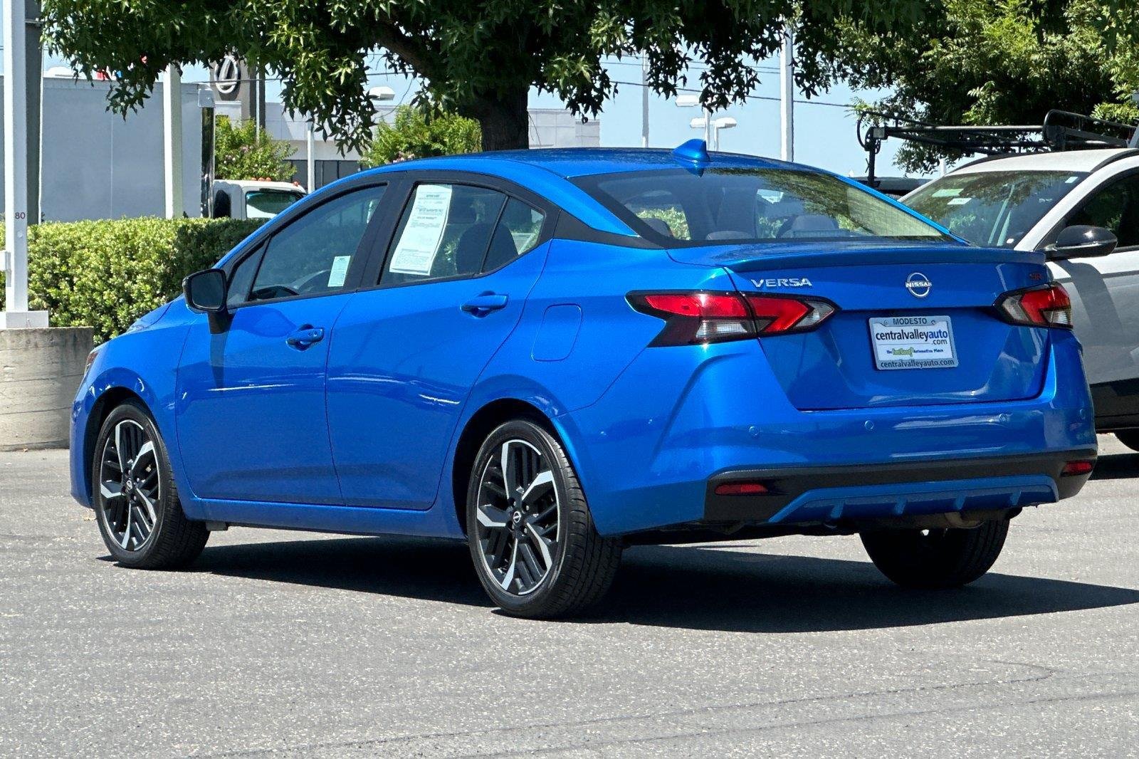 Used 2024 Electric Blue Metallic Nissan SR image 6