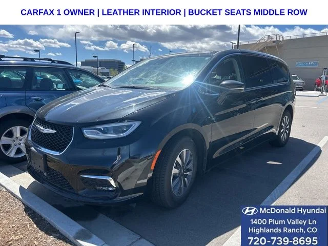 2024 Chrysler Pacifica PHEV Select