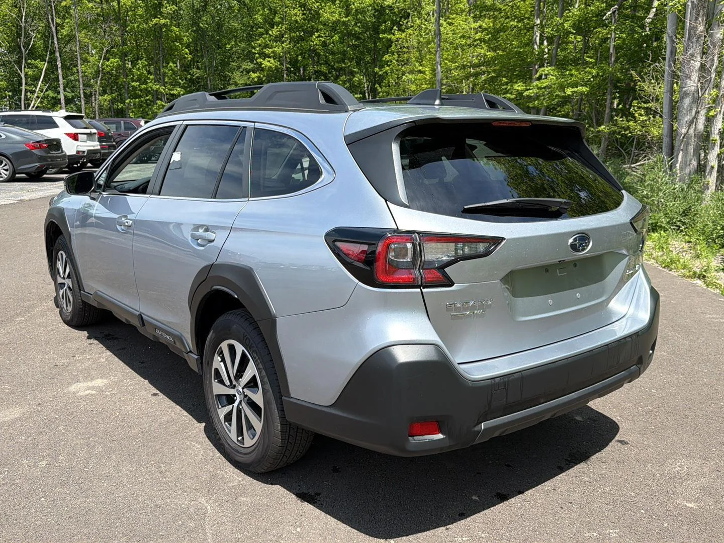 Used 2025 Ice Silver Metallic Subaru Premium image 3