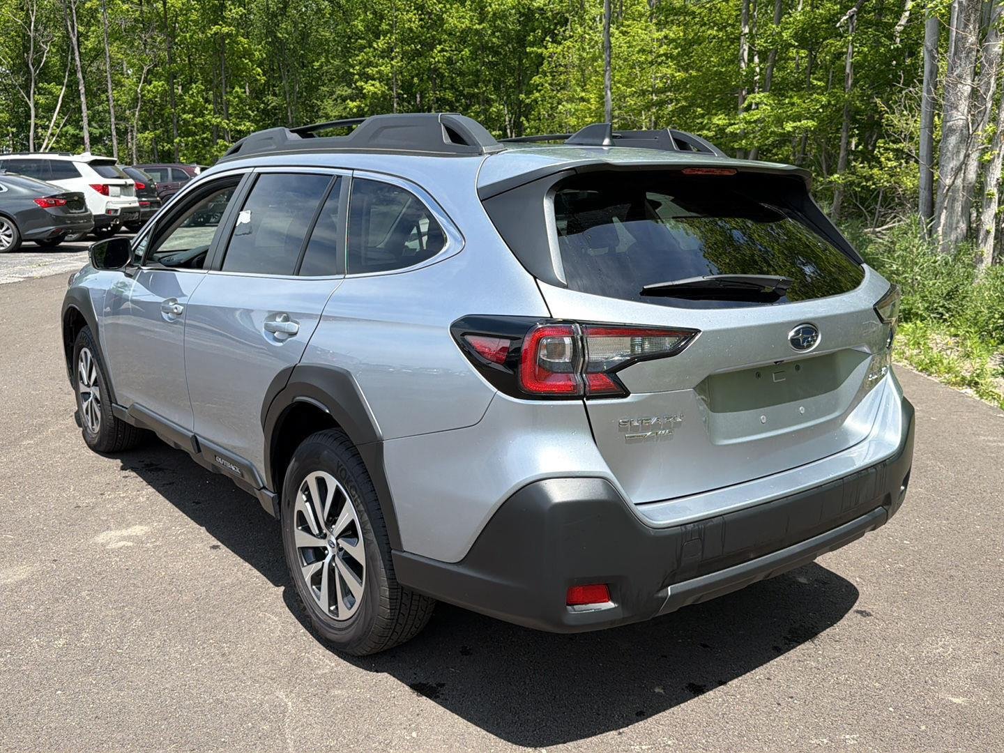 Used 2025 Ice Silver Metallic Subaru Premium image 3