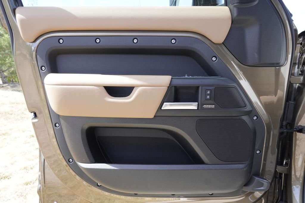 New 2026 Gondwana Stone Land Rover X-Dynamic SE image 17