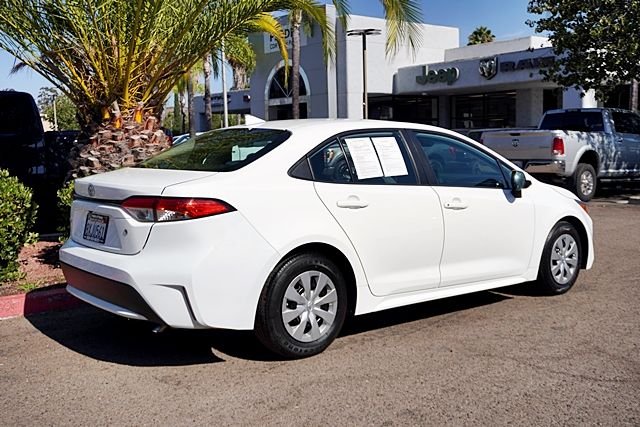 Used 2021 White Toyota L image 7
