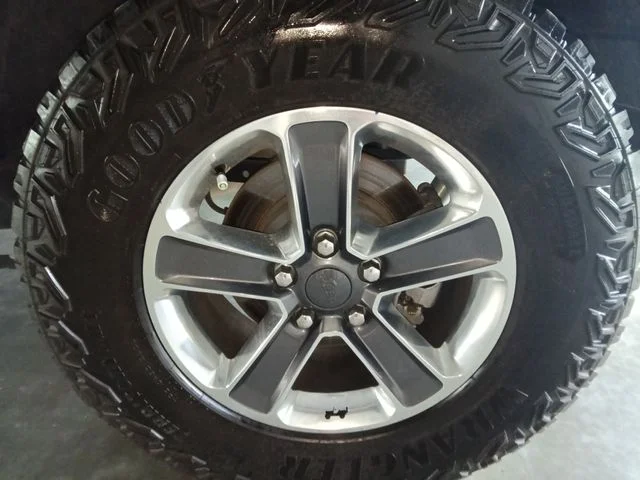 Used 2020 Blue Jeep Unlimited Sahara image 9