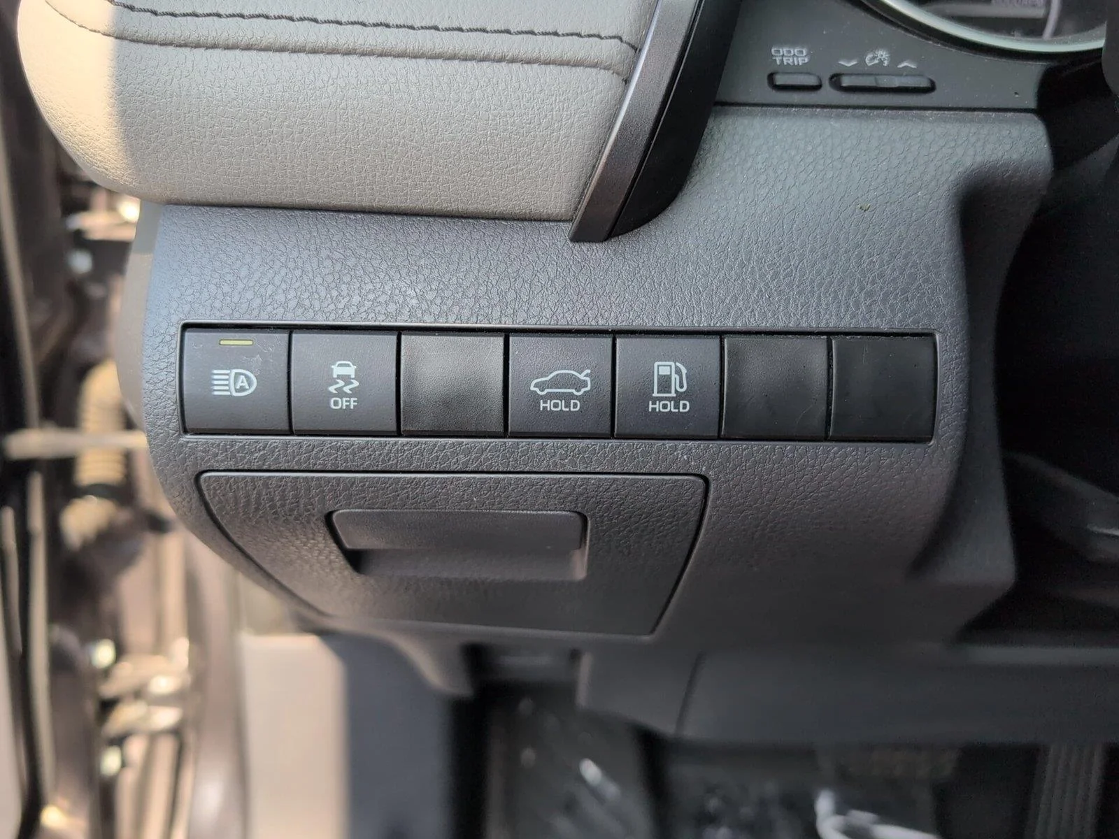 Used 2023 Predawn Gray Mica Toyota XLE image 27