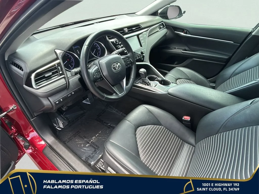 Used 2018 Red Toyota SE image 13