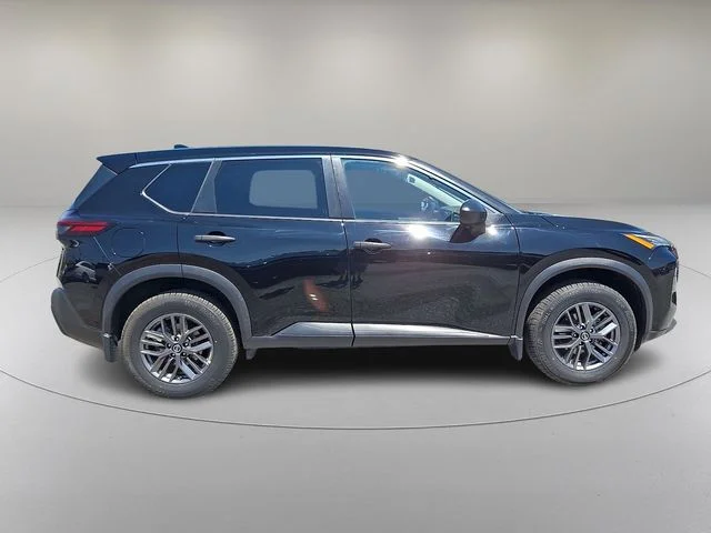 Used 2021 Black Nissan S image 12