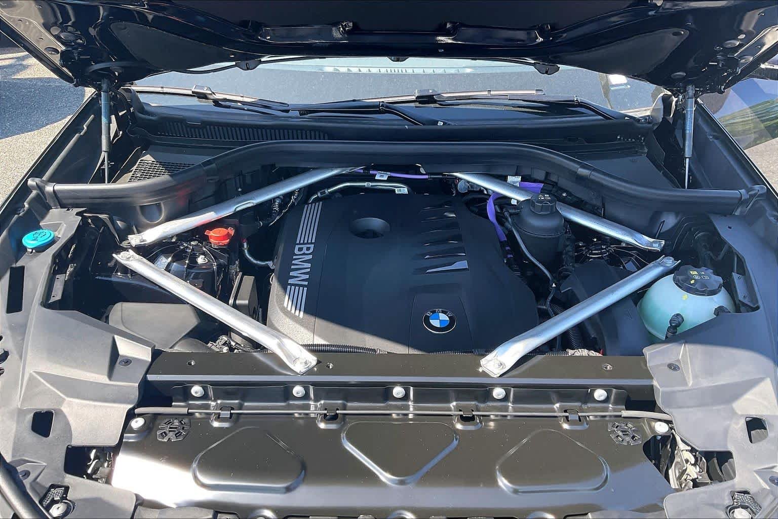 New 2026 Carbon Black Metallic BMW xDrive40i image 16