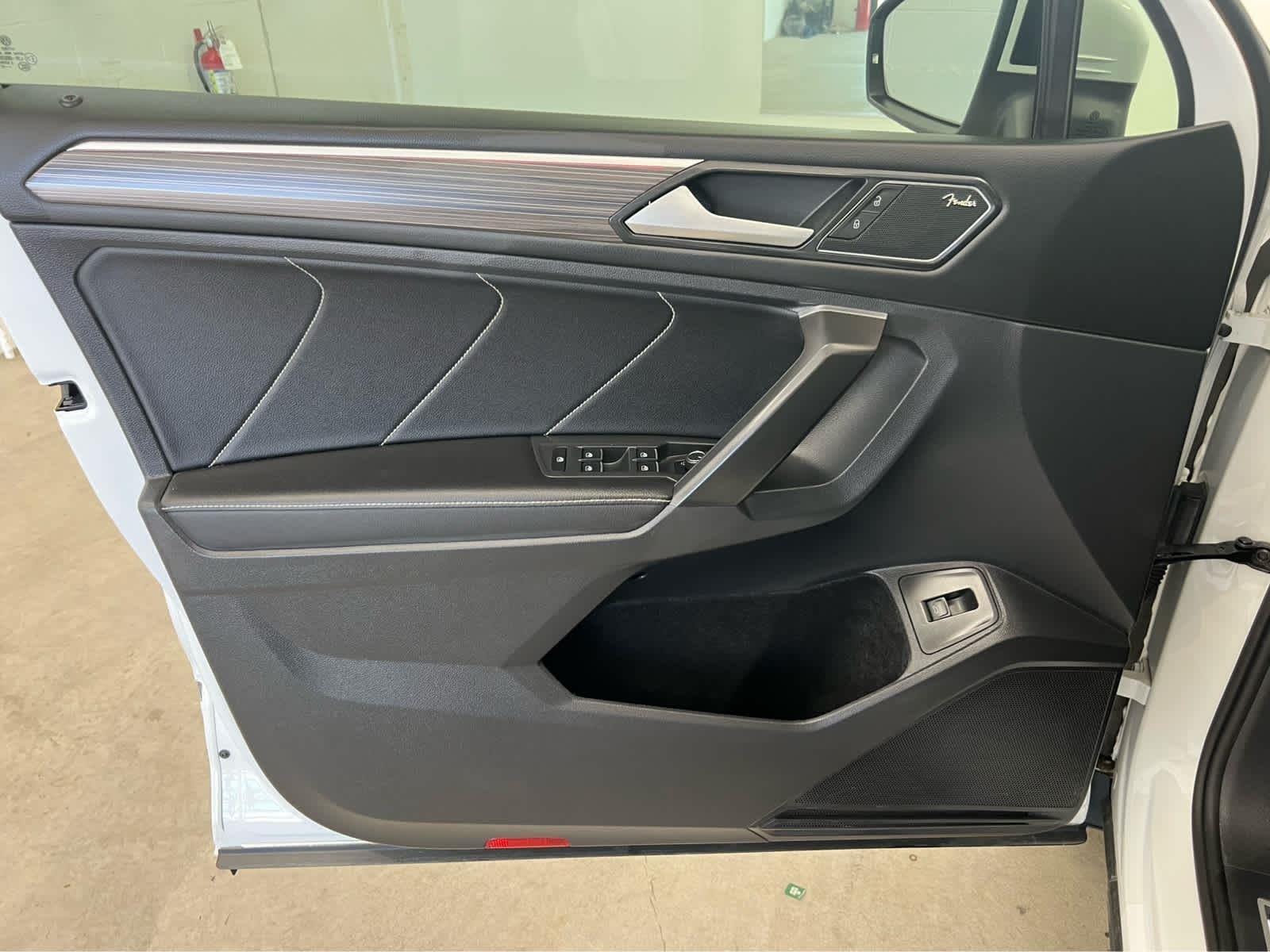 2022 Volkswagen Tiguan SEL R-LINE - Photo 11
