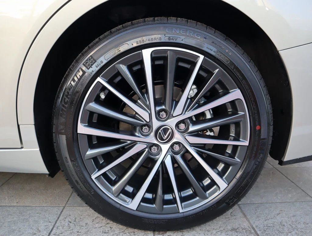 Used 2025 Beige Lexus 350 image 10