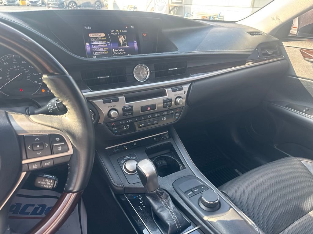 2018 Lexus ES 350 - Photo 24