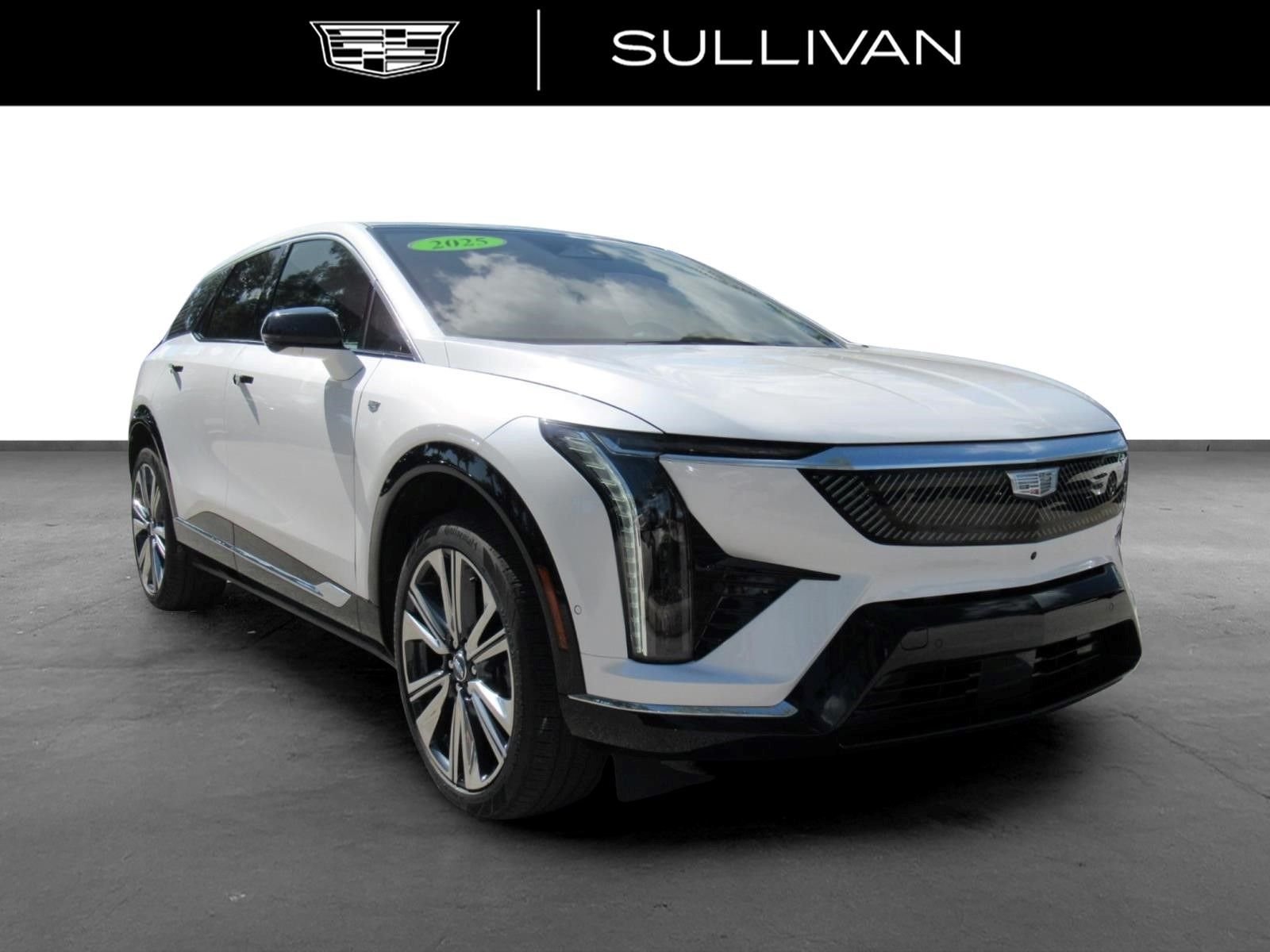Used 2025 White Cadillac Luxury 2 image 3