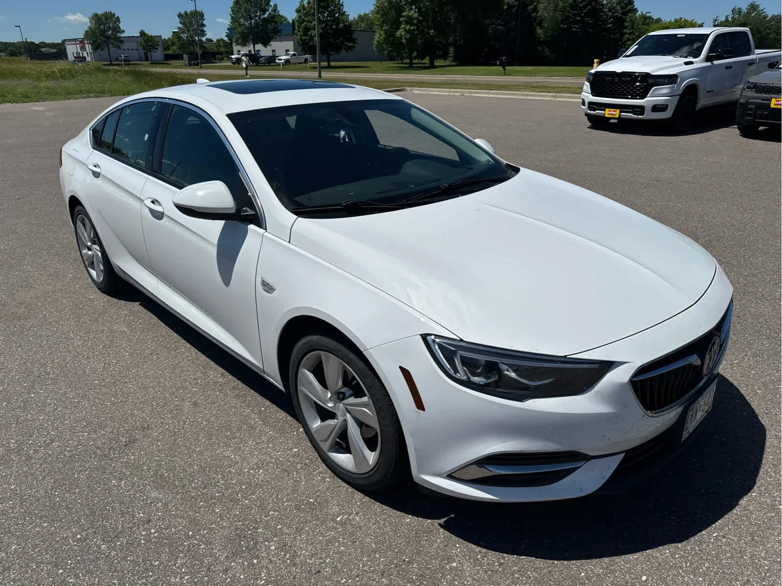 Used 2018 Summit White Buick Preferred image 4