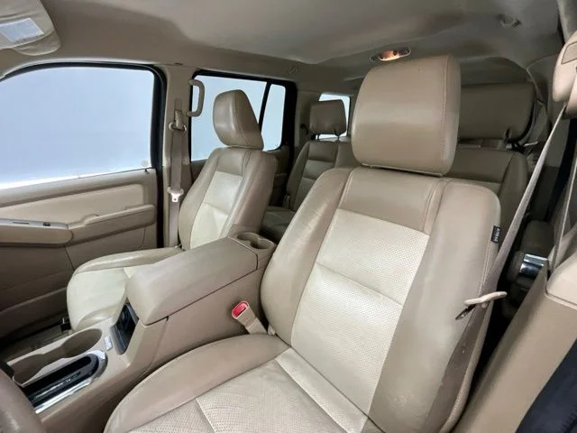 Used 2010  Mercury Base image 5