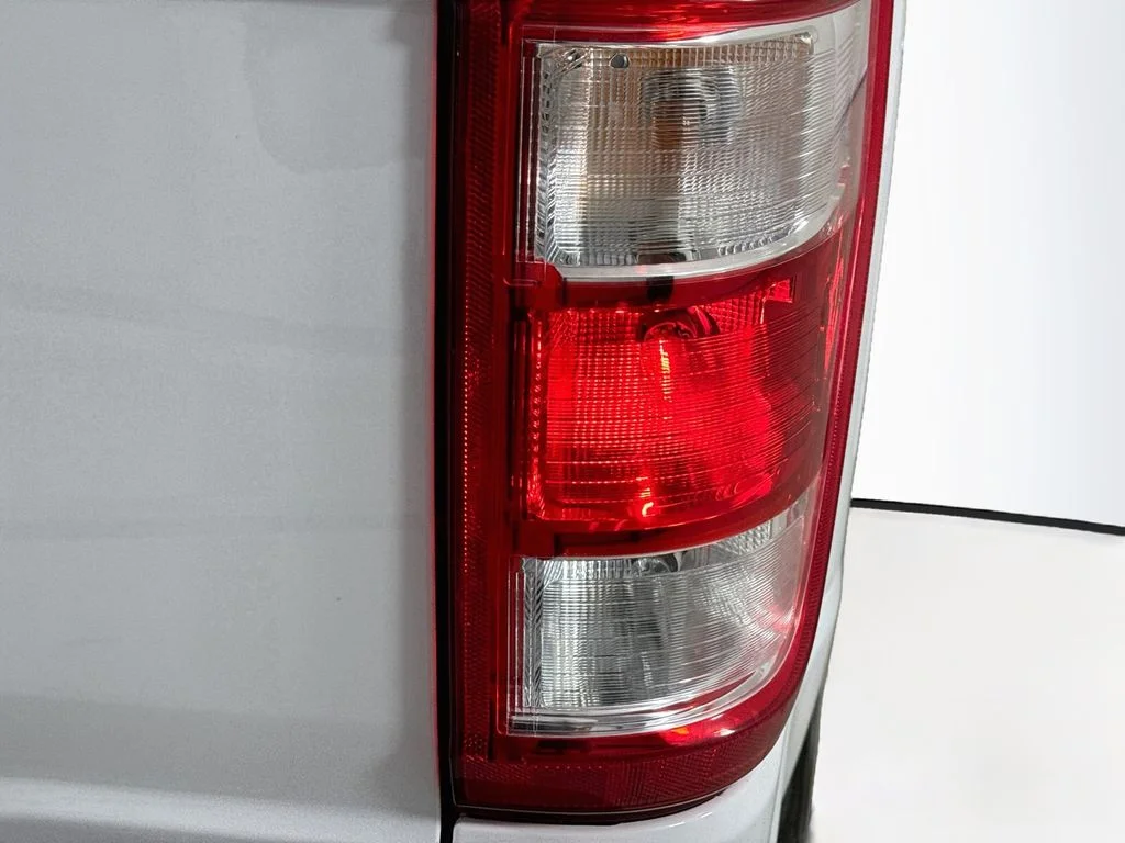 Used 2021 Oxford White Ford XL image 32