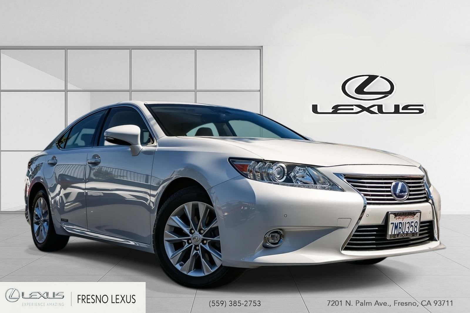 2015 Lexus ES 350 300h's photo